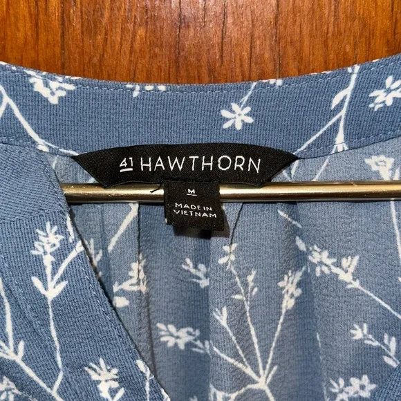41 Hawthorn Women’s Medium Blue Floral V Neck Blouse Top Casual Workwear - Picture 5 of 7